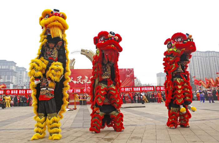 襄汾：多彩社火“闹”元宵-43739.jpg
