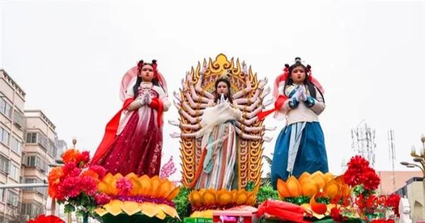 霸屏热搜！“出圈”了，这次是天水“社火”