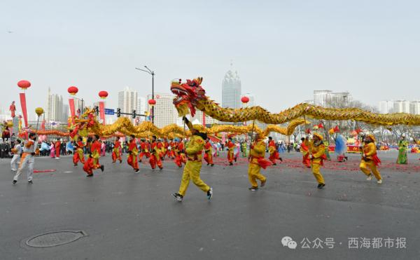今天，西宁社火集中巡游全网刷屏！
