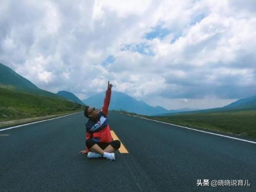 自驾青海湖，穿越最美拉脊山，海拔3800米的橡皮山顶看日落