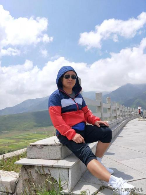自驾青海湖，穿越最美拉脊山，海拔3800米的橡皮山顶看日落