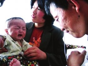 阜阳毒奶粉案10周年：当地村民咬牙买进口奶粉