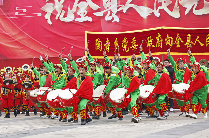 襄汾：多彩社火“闹”元宵-43743.jpg