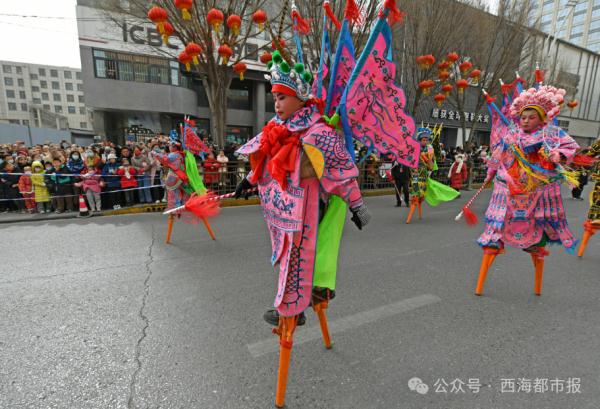 今天，西宁社火集中巡游全网刷屏！