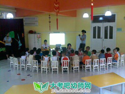 大班音乐教案：大头娃娃秧歌舞教案及教学反思配图一