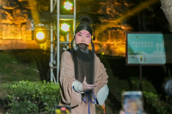 贵州京剧院带来《将进酒》